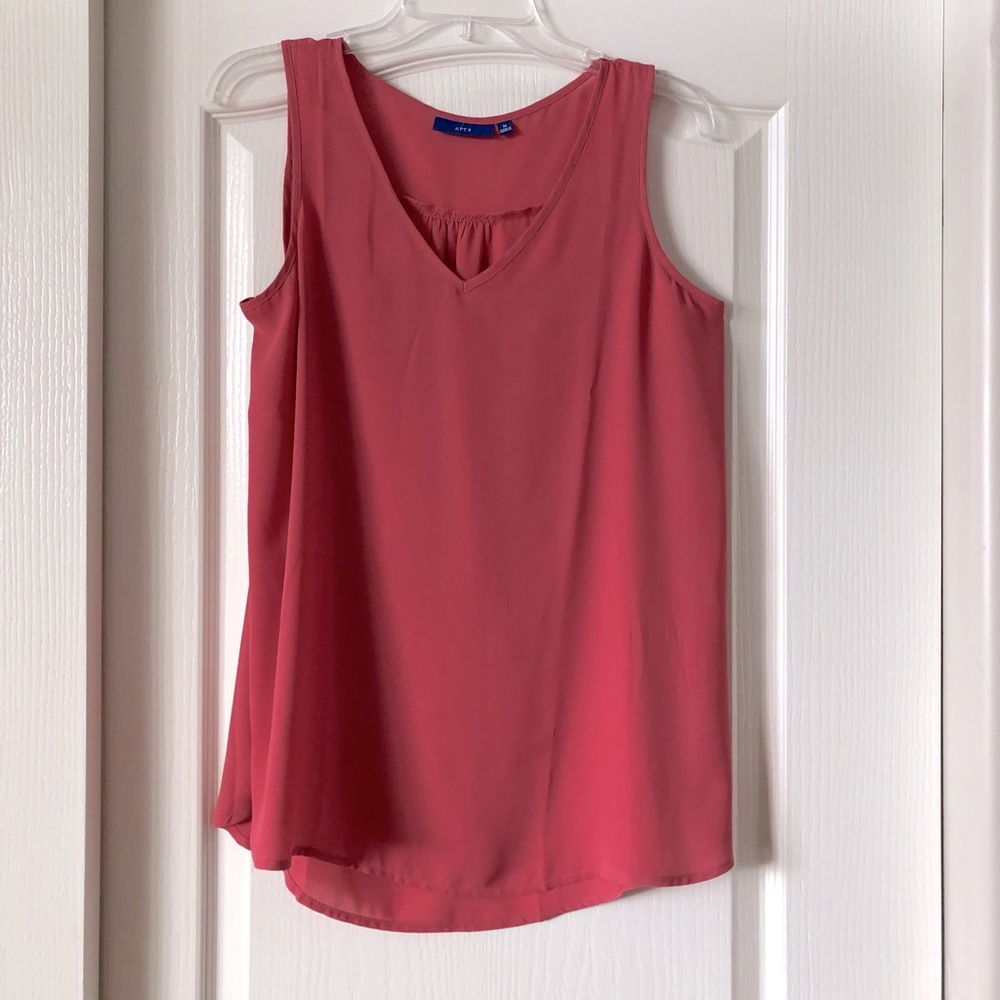 Apt 9 V neck sleeveless top
